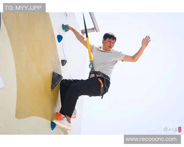 南京攀岩队在滑板精英赛中以90分稳居积分榜首位